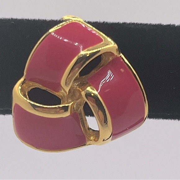 Vintage, gold tone and pink enamel clip on earrings with screws. Signed JS - Picture 8 of 11